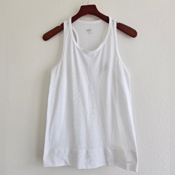 Nike Dri-fit Tank Top Like new Conditionin White Color size Medium - Picture 8 of 16